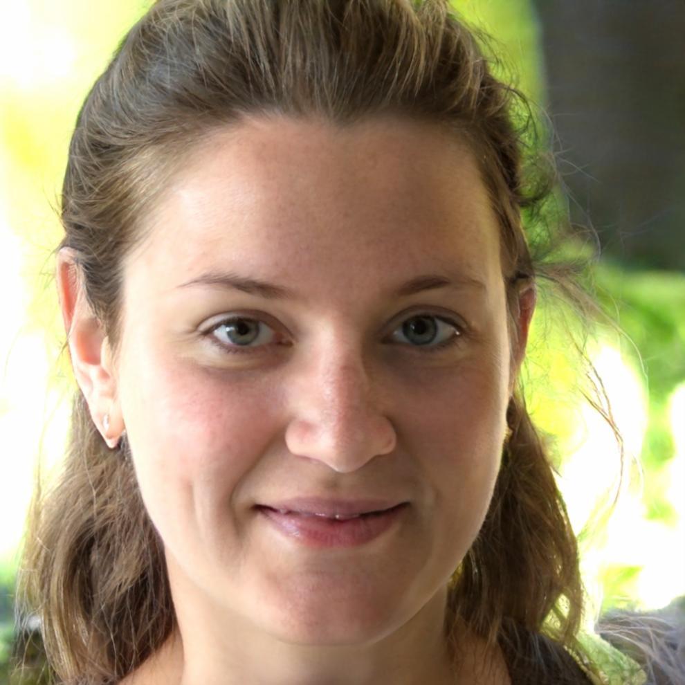 Dr. Sarah Müller, Leitende Finanzanalystin